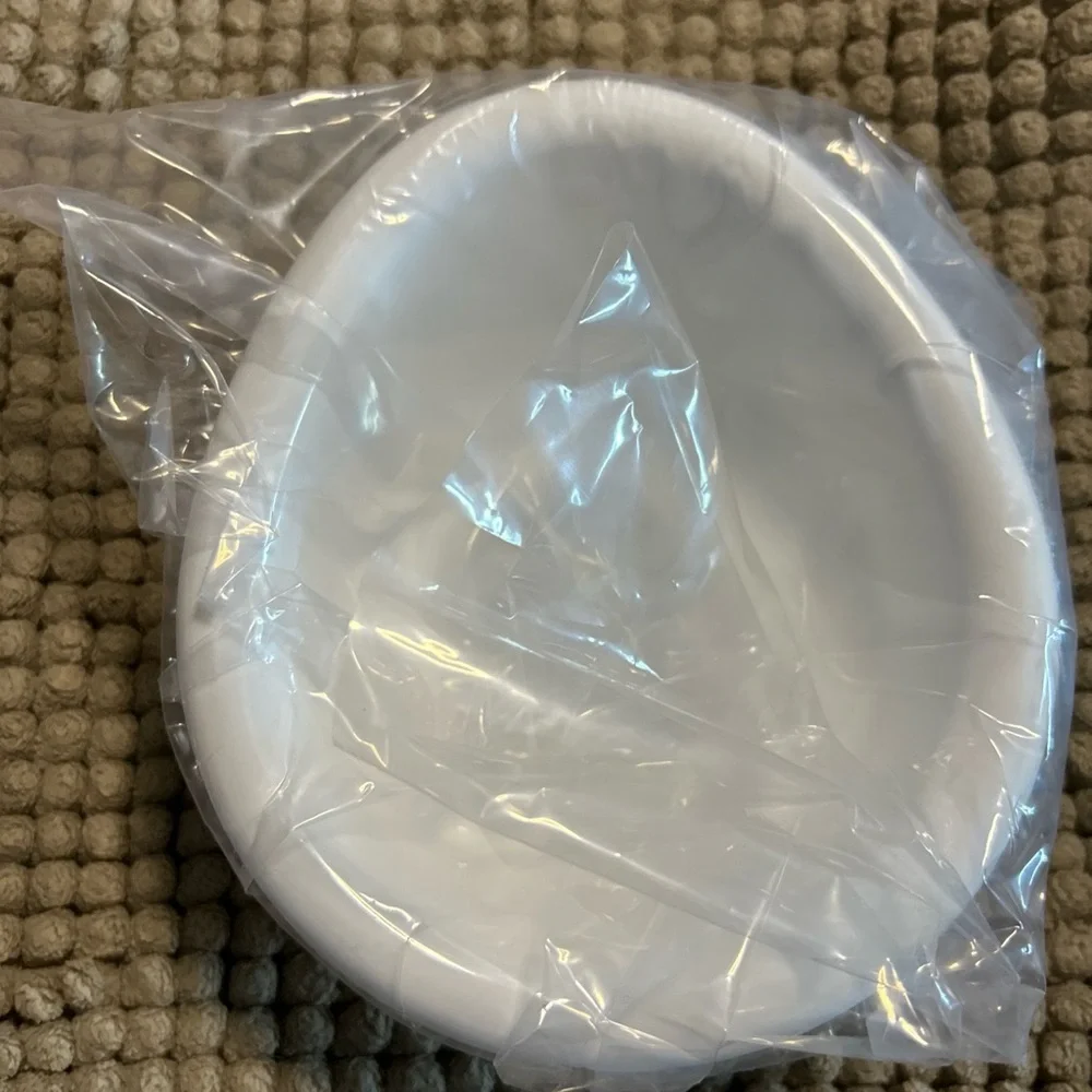 WeatherTech Small Low Pet Feeding Bowl And Mat Tan And BPA free Plastic 8 Oz